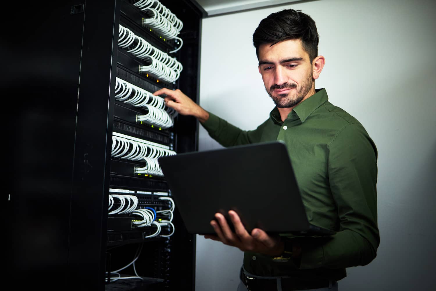 Revenda de hospedagem: escale seu negócio com a HiveHost